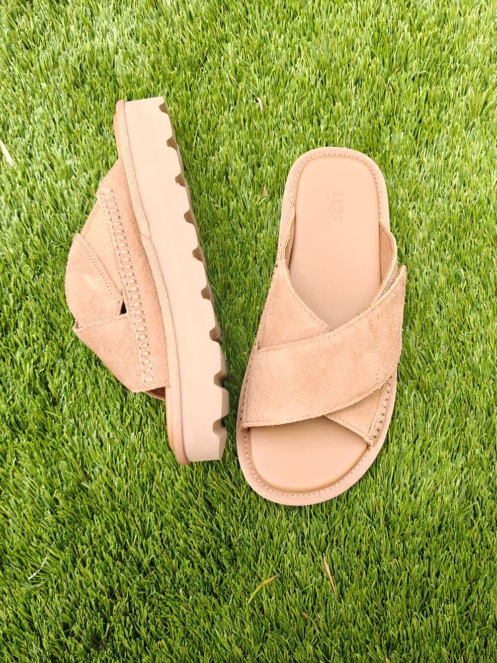 NWT UGG Goldenstar Cross Slide Genuine Suede - Picture 6 of 7